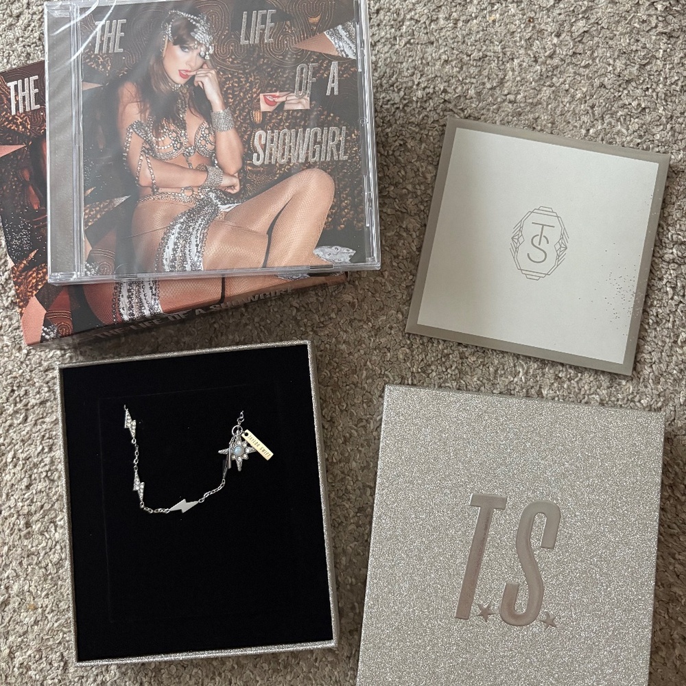 Taylor swift “it’s beautiful edition” cd and bracelet